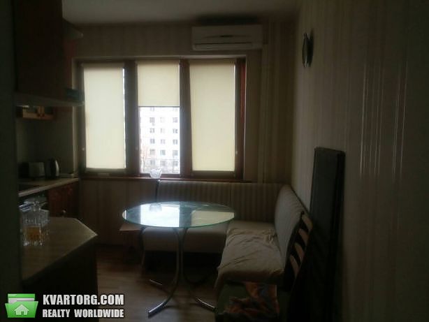 Rent out 2-room apartment. Киев,  Героев Днепра — photo 2