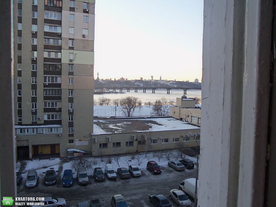 Rent out 2-room apartment. Киев,  Днепровская наб — photo 1