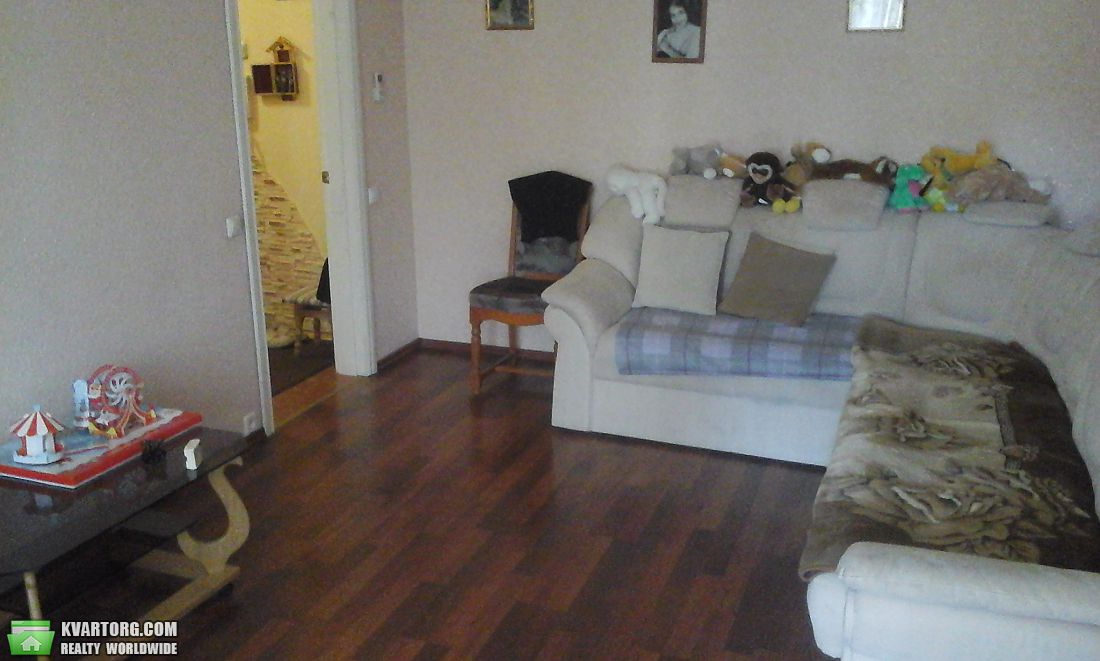 Rent out 2-room apartment. Киев,  Северная — photo 1