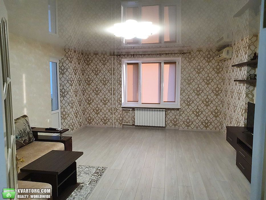 Rent out 2-room apartment. Киев,  Декабристов — photo 2