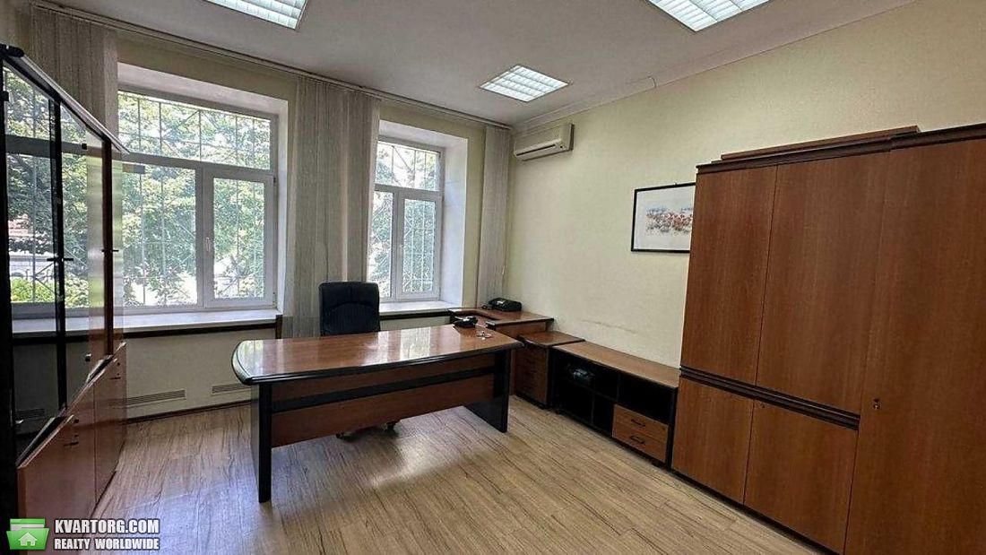 Rent out office. Киев, Круглоуніверситетська — photo 1