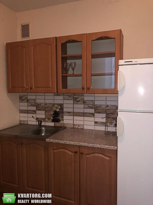 Rent out 2-room apartment. Киев,  Вишняковская — photo 2