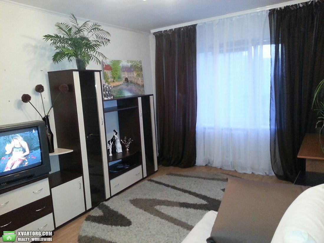 Rent out 2-room apartment. Киев, Радунская — photo 9