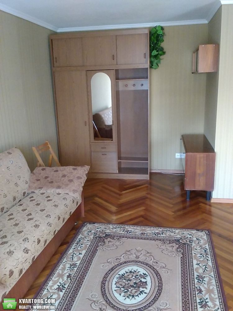 Rent out 1-room apartment. Киев,  Отрадный пр — photo 1