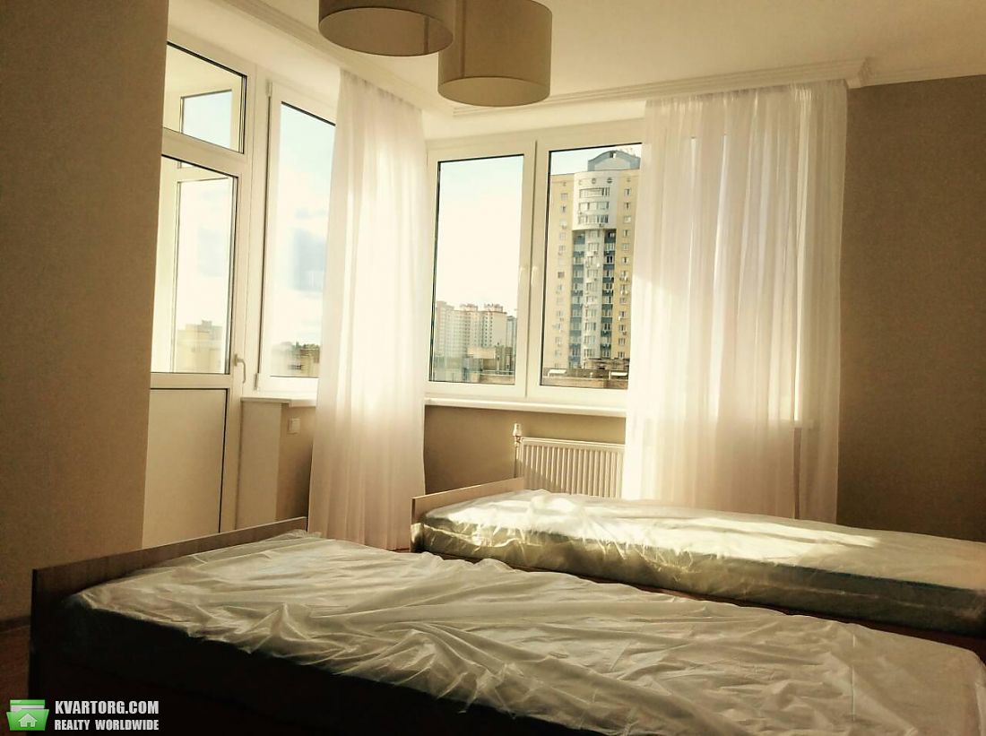 Rent out 3-room apartment. Киев,  Лебедева-Кумача — photo 3