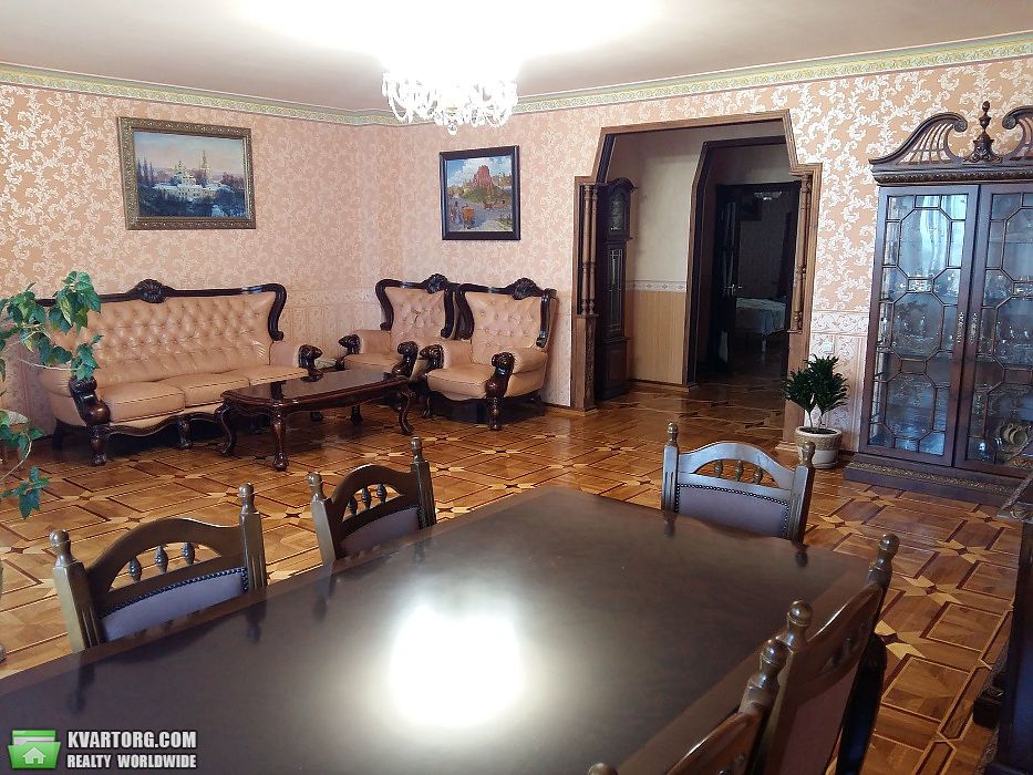 Rent out 4-room apartment. Киев,  Герцена — photo 1