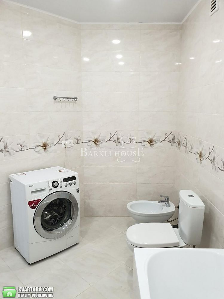Rent out 3-room apartment. Киевская обл., Крюковщина — photo 10