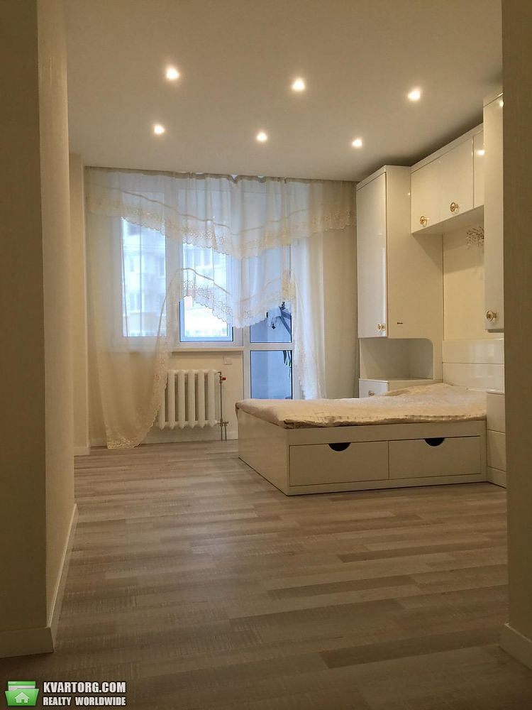 Sell 3-room apartment. Киев, Ахматовой — photo 1