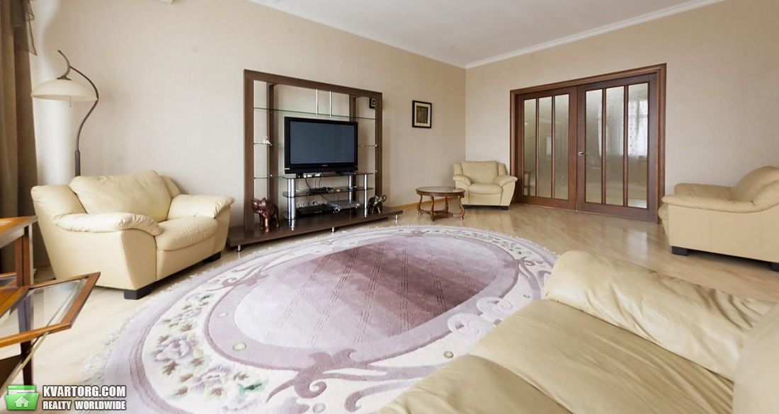 Rent out 3-room apartment. Киев, бульвар Леси Украинки — photo 1