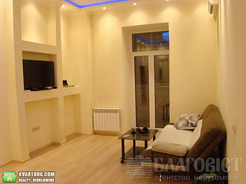 Sell 2-room apartment. Киев,  Владимирская — photo 1