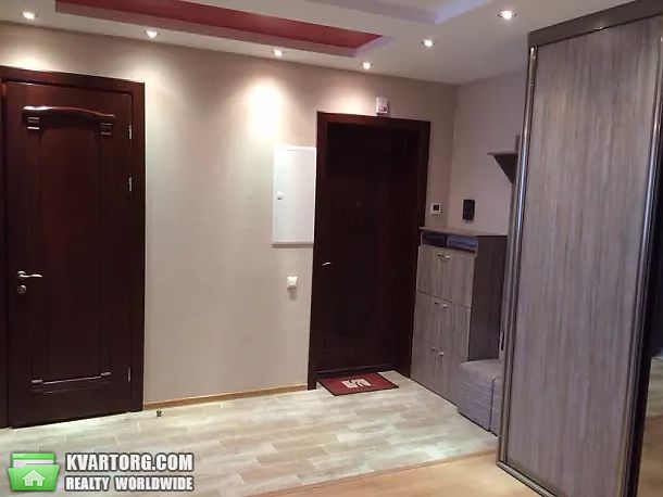 Rent out 3-room apartment. Киев, ернста — photo 10