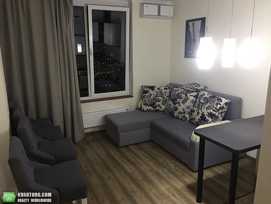 Sell 2-room apartment. Киев,  Богатырская — photo 1