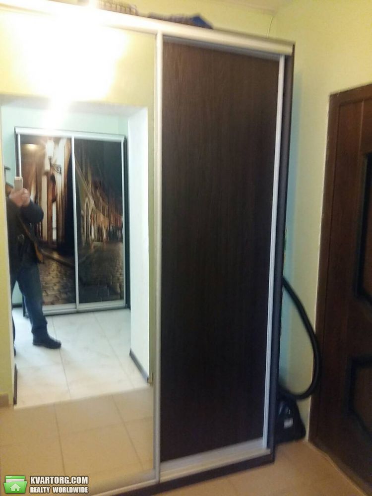 Rent out 1-room apartment. Киев, ул. Святошинская — photo 8