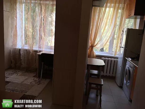 Rent out 1-room apartment. Киев, В. Яна — photo 1