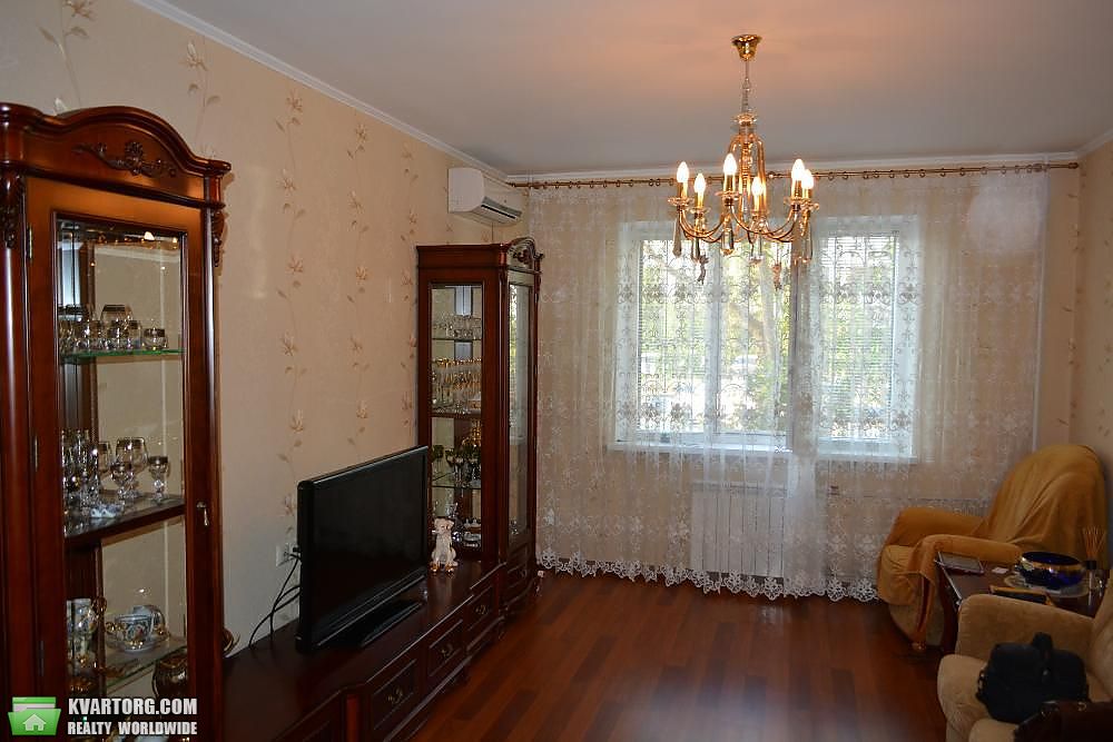 Sell 3-room apartment. Киев,  Маяковского — photo 1
