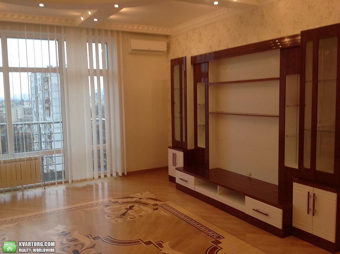 Rent out 3-room apartment. Киев,  Мельникова — photo 3