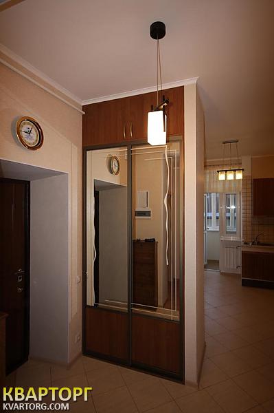 Rent out 2-room apartment. Киев,  Богдана Хмельницкого — photo 5