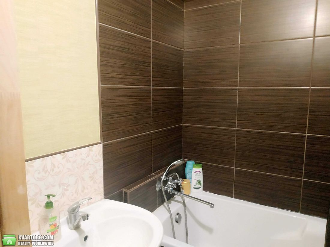 Rent out 2-room apartment. Киев, Верховинная — photo 8