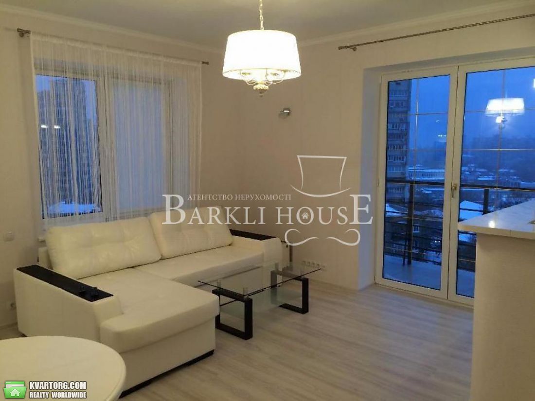 Rent out 2-room apartment. Киев,  Сечевых Стрельцов — photo 1