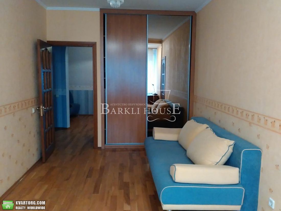 Rent out 3-room apartment. Киев,  Туровская — photo 5