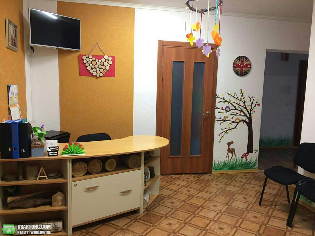 Rent out 3-room apartment. Киев,  Урловская — photo 1