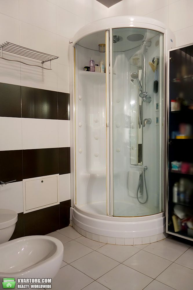 Rent out 3-room apartment. Киев,  Дмитриевская — photo 10