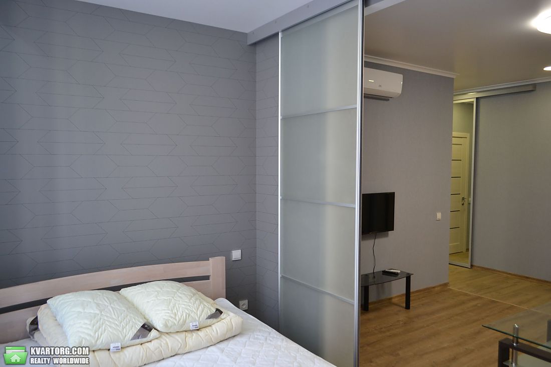 Rent out 1-room apartment. Киев,  Ломоносова — photo 5