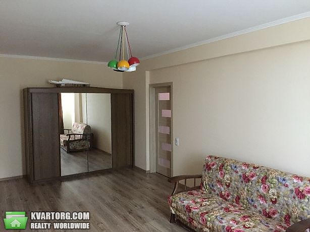 Rent out 1-room apartment. Киев,  Трутенко — photo 2