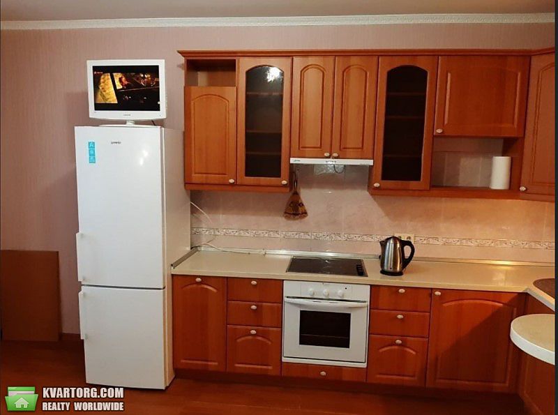 Rent out 2-room apartment. Киев,  Голосеевская — photo 1
