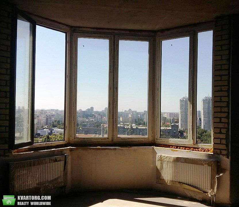 Sell 4-room apartment. Киев,  Молдавская — photo 1