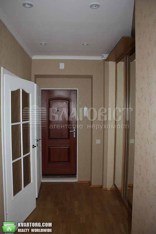 Rent out 2-room apartment. Киев,  Липская — photo 3