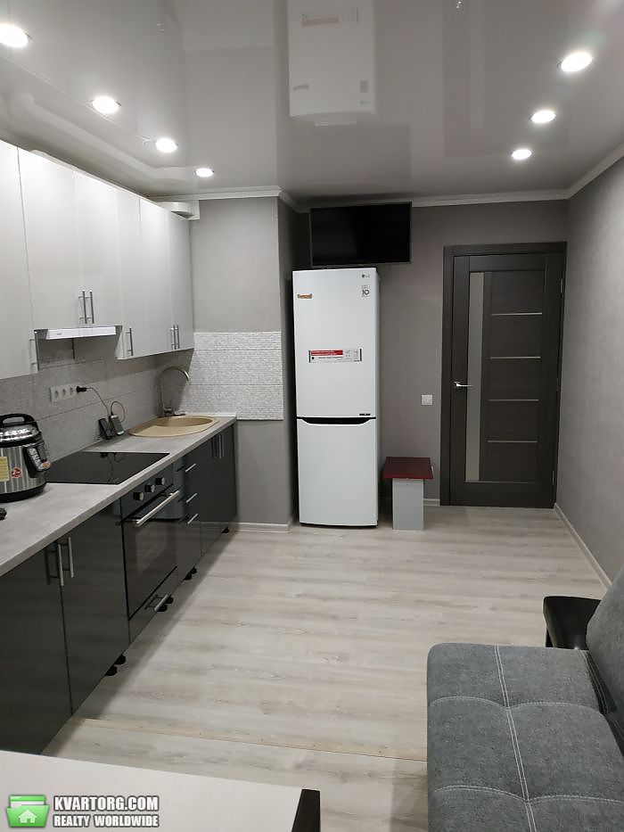 Rent out 1-room apartment. Киев,  Крушельницкой — photo 3