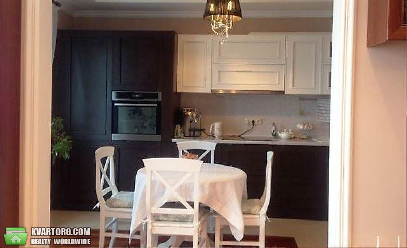 Rent out 3-room apartment. Киев,  Дегтяревская — photo 1