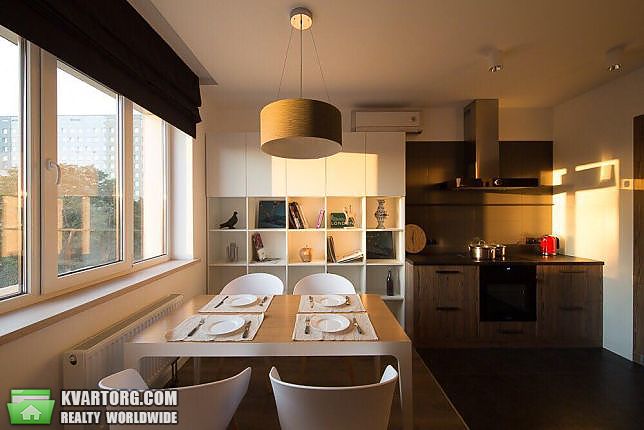 Rent out 2-room apartment. Киев, Драгомирова — photo 2
