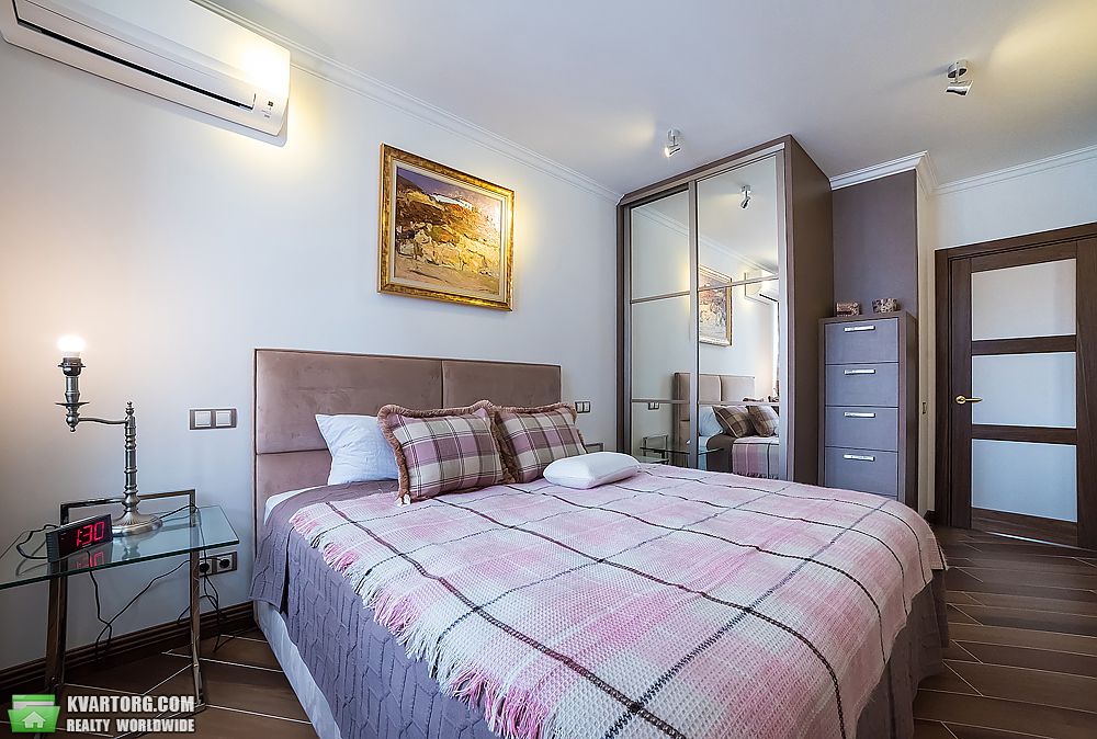 Sell 3-room apartment. Киев,  Завальная — photo 1