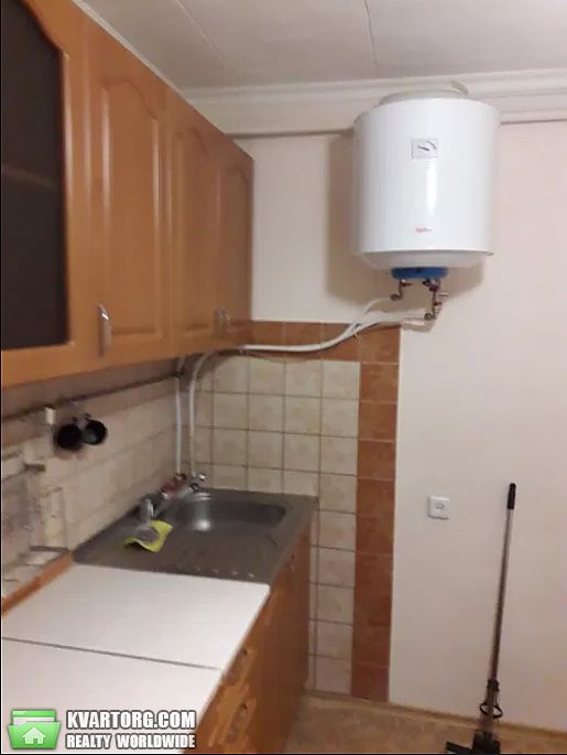 Rent out 1-room apartment. Киев,  Лукьяновская — photo 1
