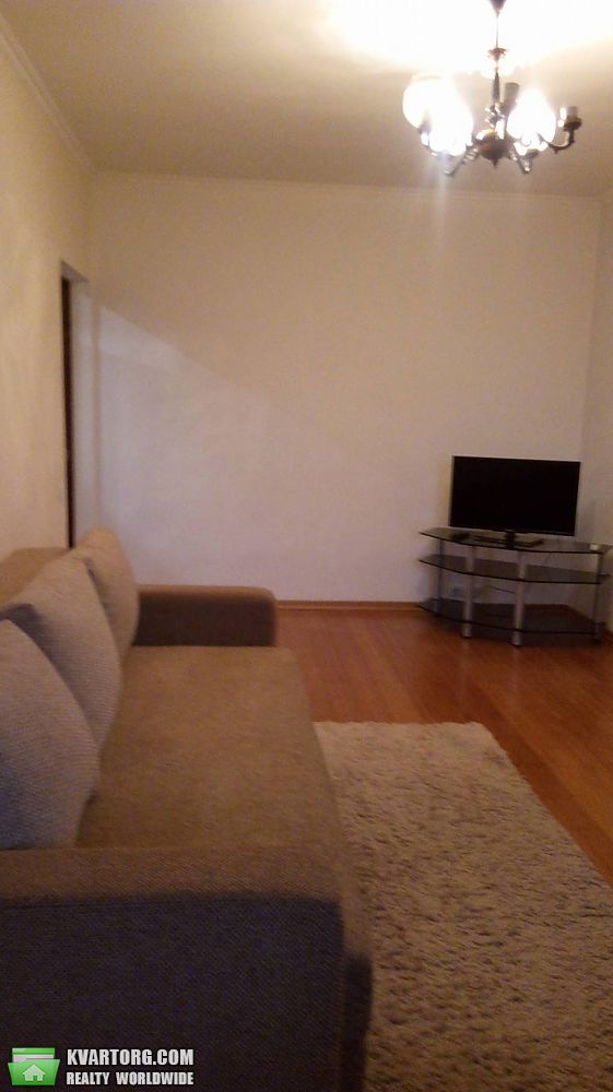 Rent out 2-room apartment. Киев, Каштановая — photo 5