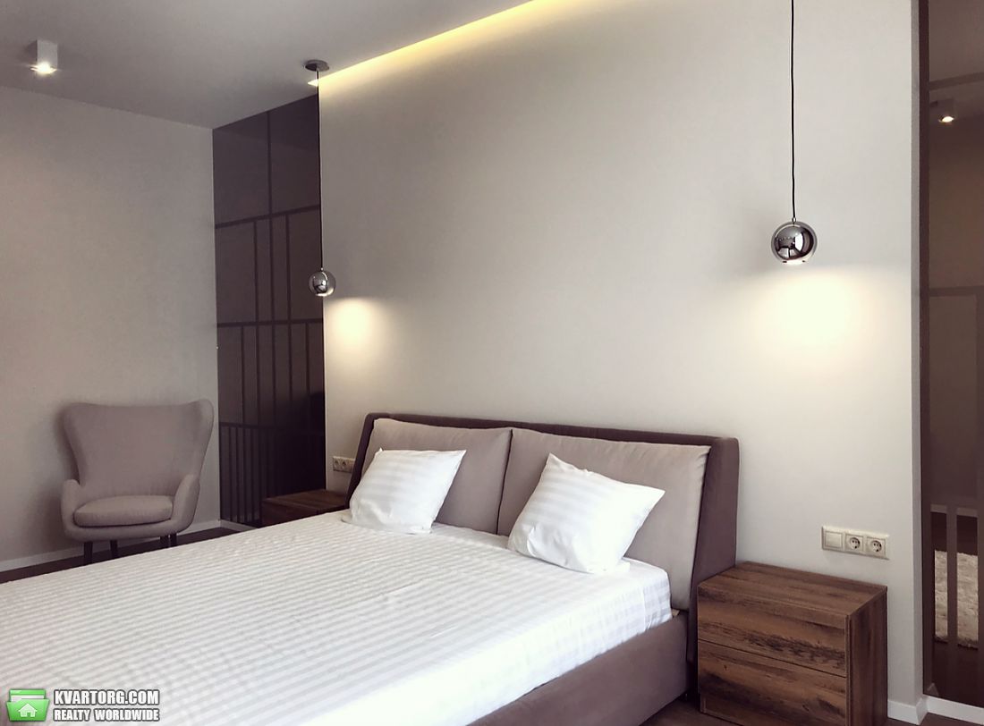 Rent out 4-room apartment. Киев, Драгомирова ул. — photo 6