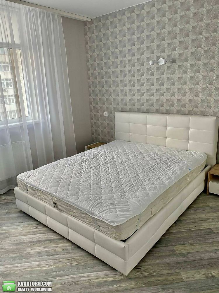 Rent out 2-room apartment. Киев,  Просвещения — photo 8