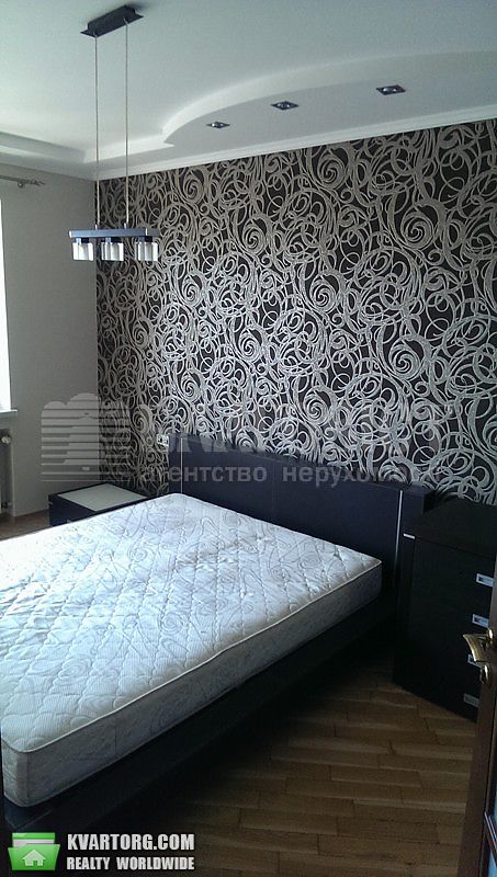 Rent out 4-room apartment. Киев,  Вернадского бул — photo 2