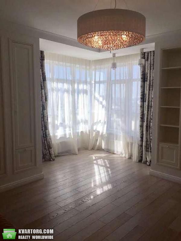 Rent out 3-room apartment. Киев,  Кловский спуск — photo 4
