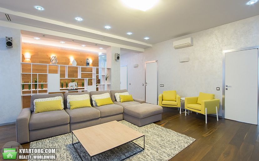 Rent out 3-room apartment. Киев,  Механизаторов — photo 1