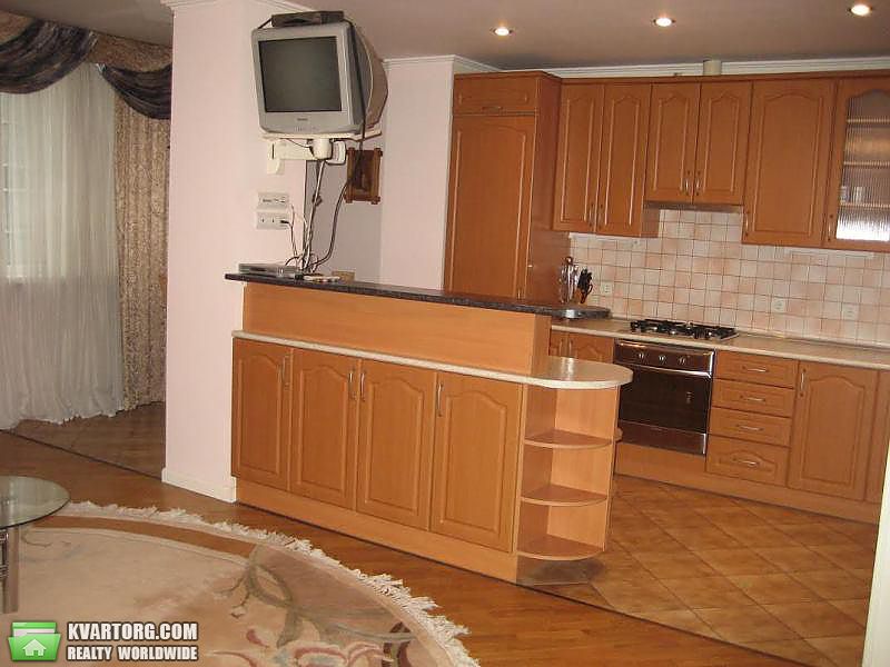 Rent out 2-room apartment. Киев,  Михайловская — photo 3