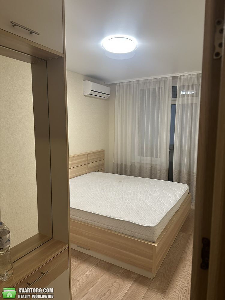 Rent out 2-room apartment. Киев, Вацлава Гавела — photo 8