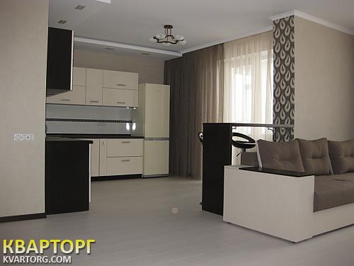 Rent out 2-room apartment. Киев,  Ревуцкого — photo 1