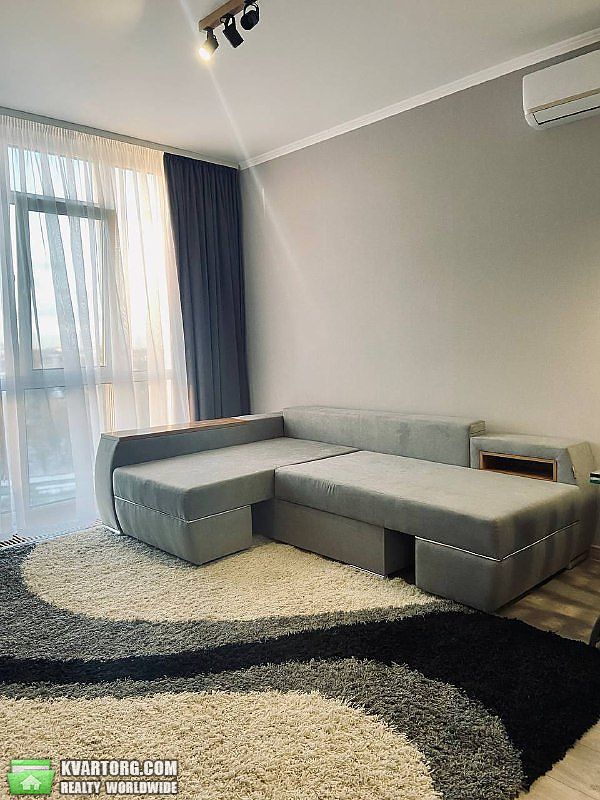 Rent out 1-room apartment. Киев, ул. Любомира Гузара — photo 1