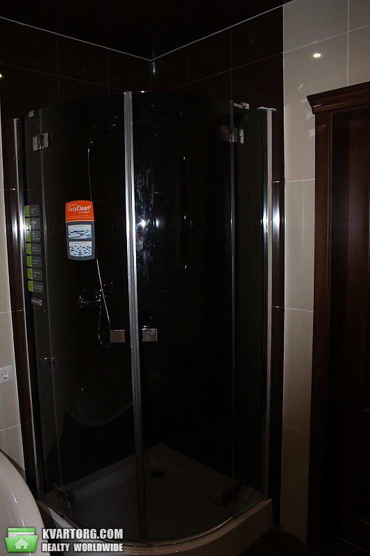 Rent out 3-room apartment. Киев,  Мильчакова — photo 9