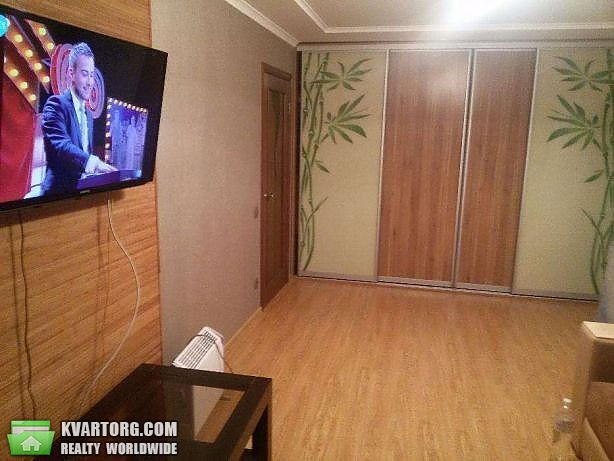 Rent out 1-room apartment. Киев,  Соломенская — photo 2
