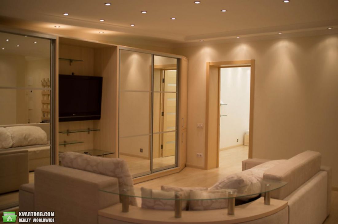 Rent out 2-room apartment. Киев,  Московская — photo 8