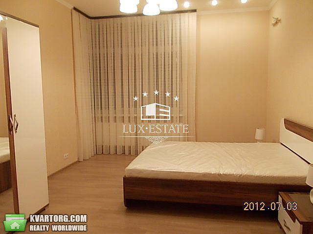 Rent out 2-room apartment. Киев,  Соломенская — photo 2